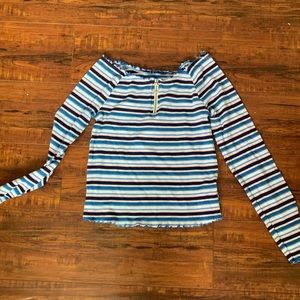 Off The shoulders long sleeve